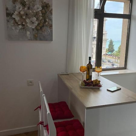 Apartment 2 Minutes From The Sea Батумі Екстер'єр фото