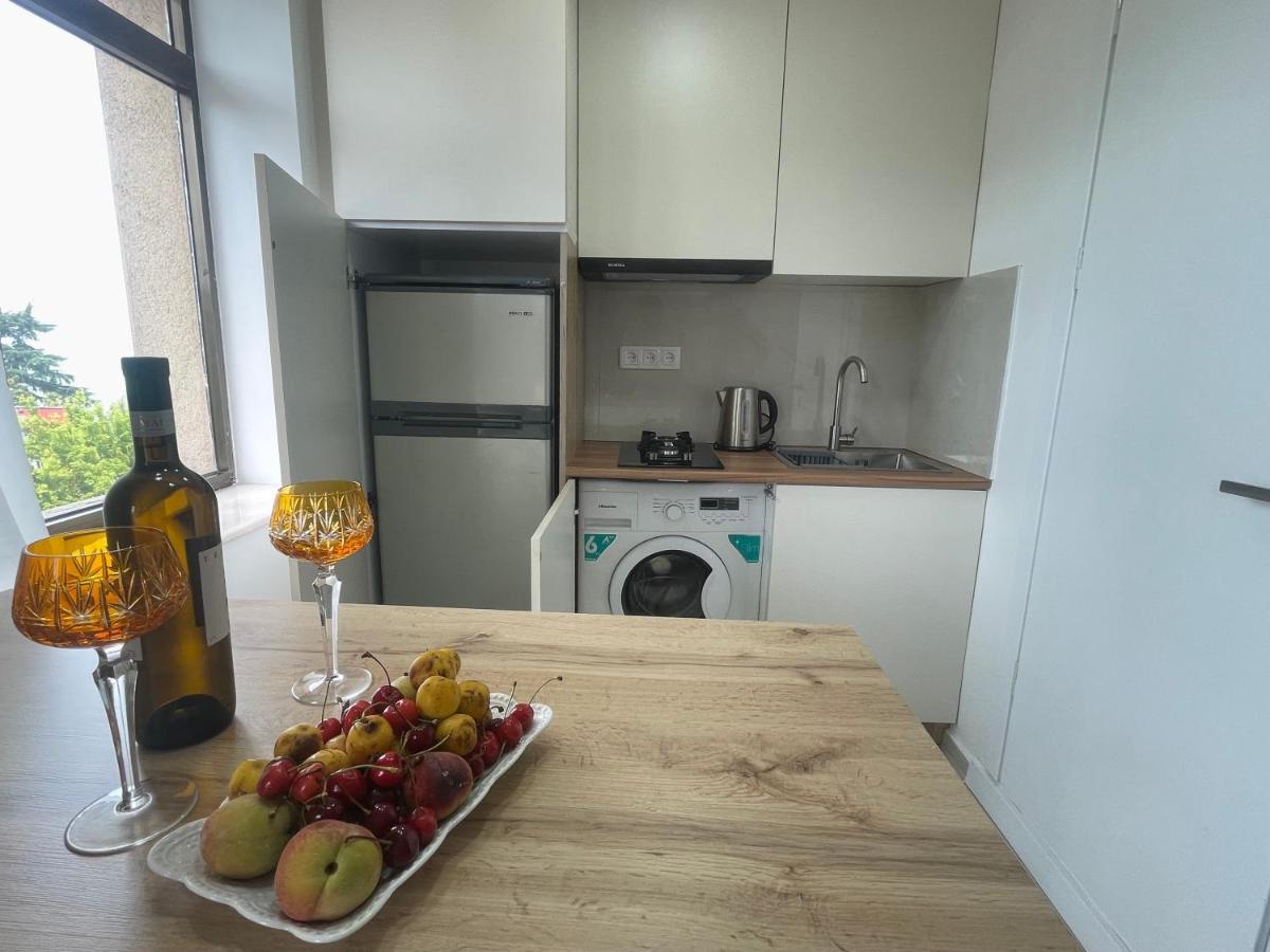 Apartment 2 Minutes From The Sea Батумі Екстер'єр фото